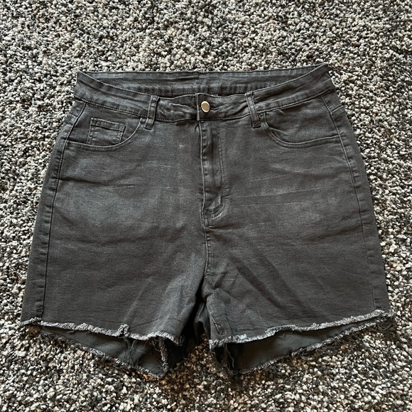 Shorts - Picture 5 of 6